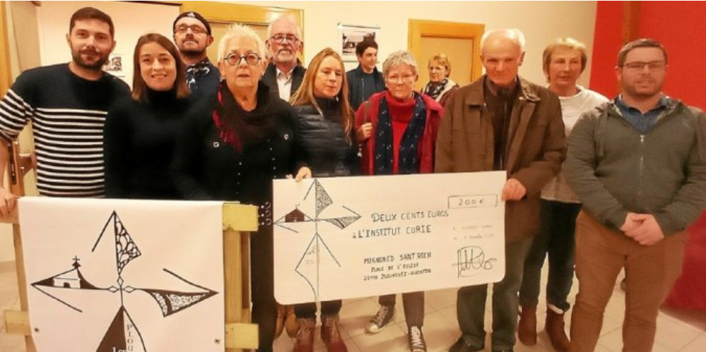 À Plounévez-Quintin Mignoned Sant-Roch fait un don de 200 € à l’Institut Curie