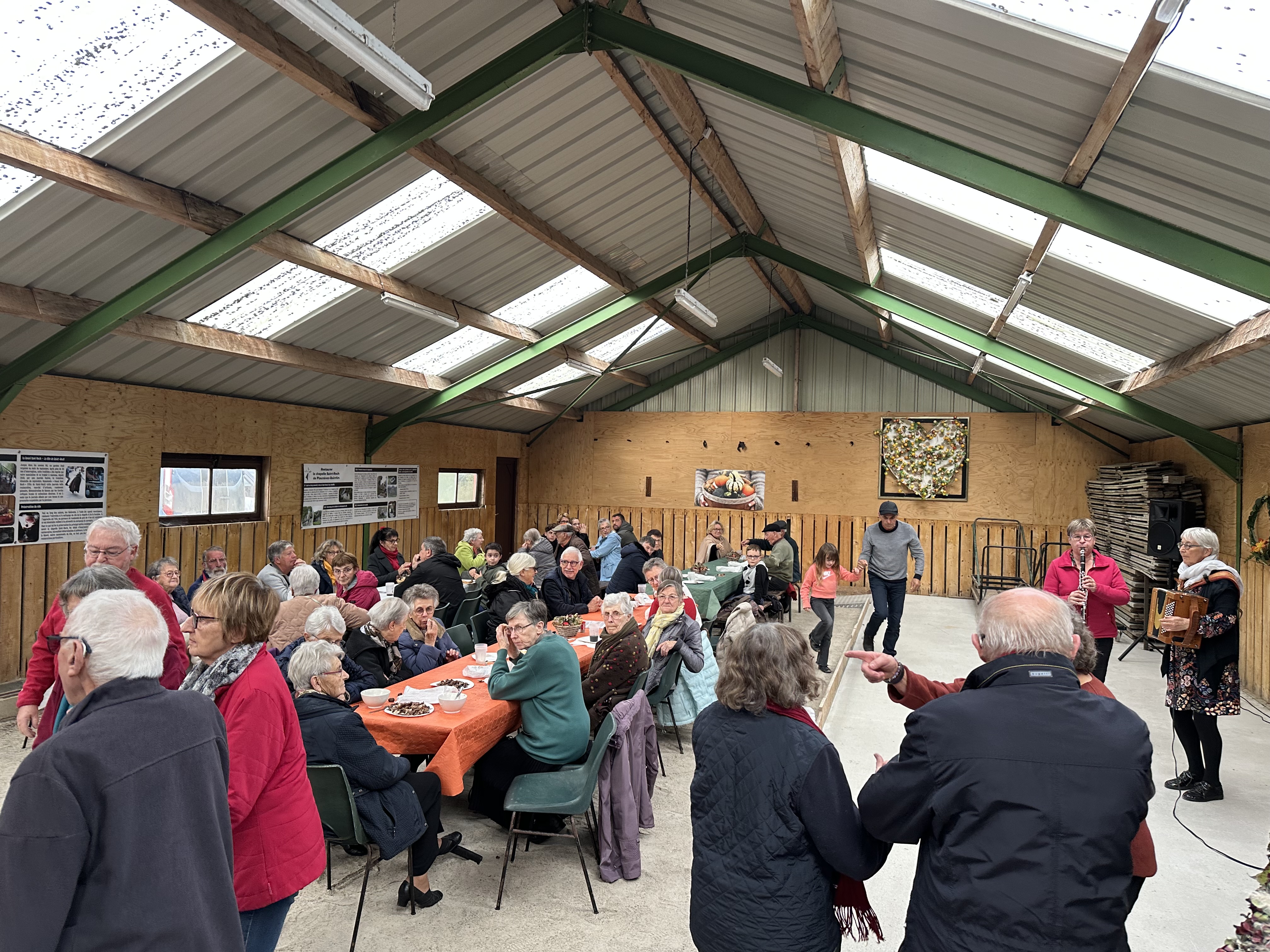 Gouel diskar amzer 2025 : la fête de l’automne séduit plus de 250 participants
